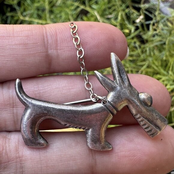 VTG Coro‎ Scottie Terrier Dog Chain Leach Brooch Pin 1.5" Signed 3.9g - Picture 2 of 7